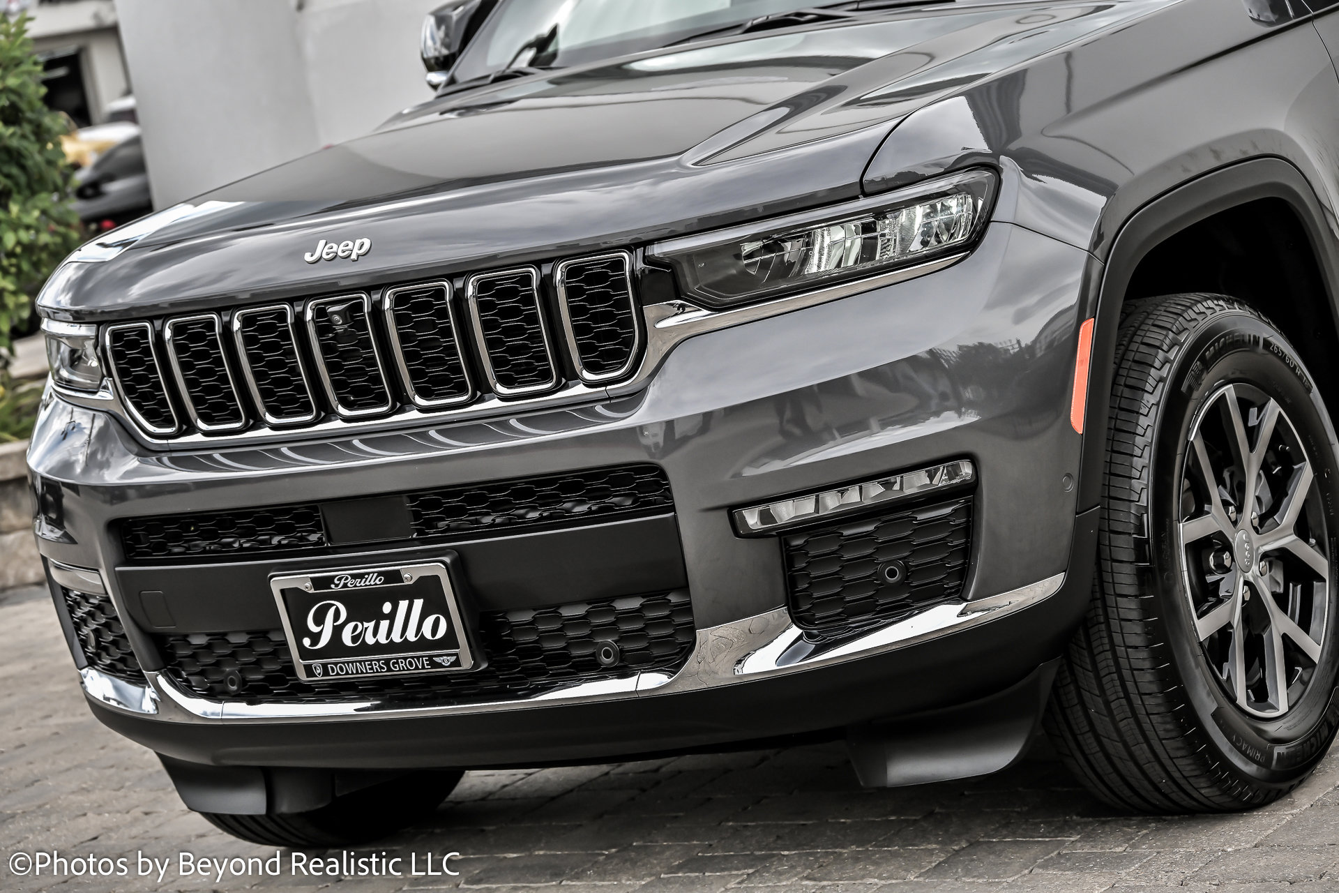 Used 2025 Jeep Grand Cherokee L Limited w/ Luxury Tech Group II image 11
