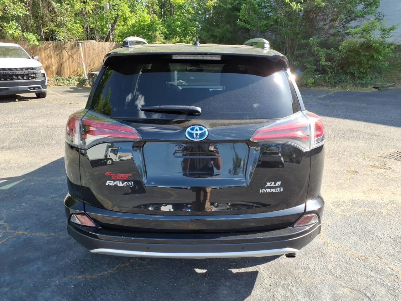 Used 2016 Toyota RAV4 XLE w/ Convenience Package AWD/4WD image 4