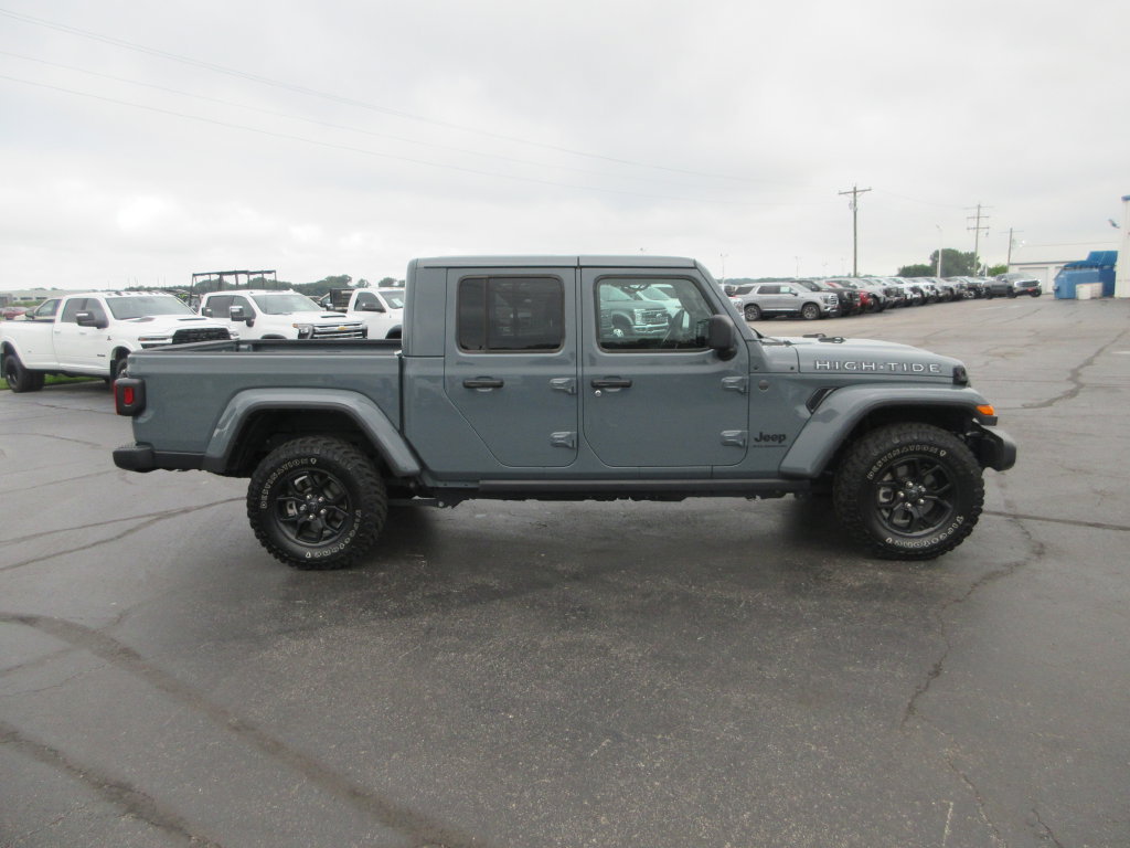 Used 2025 Jeep Gladiator Overland AWD/4WD image 5