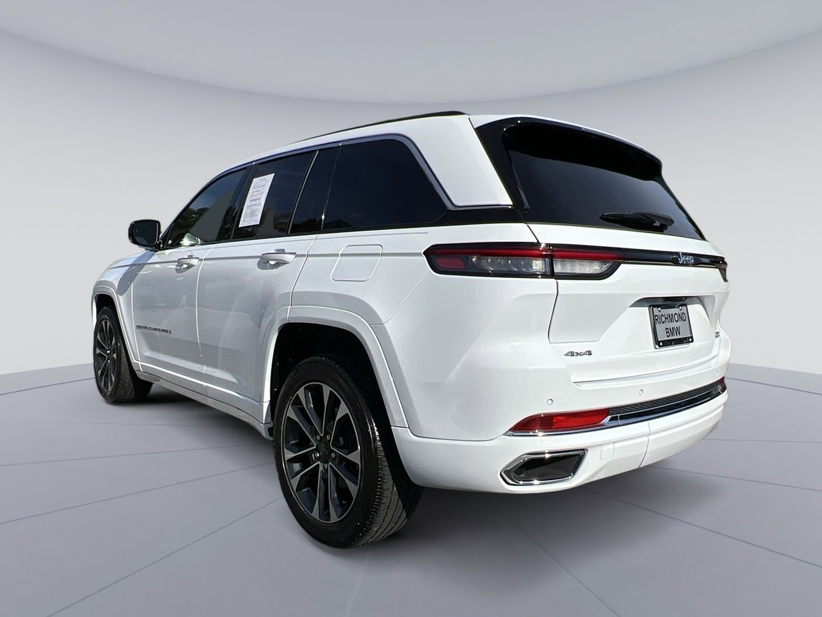 Used 2023 Jeep Grand Cherokee Overland image 7