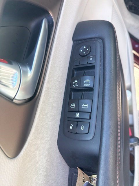 Used 2017 Chrysler Pacifica LX w/ Tire & Wheel Group FWD image 11