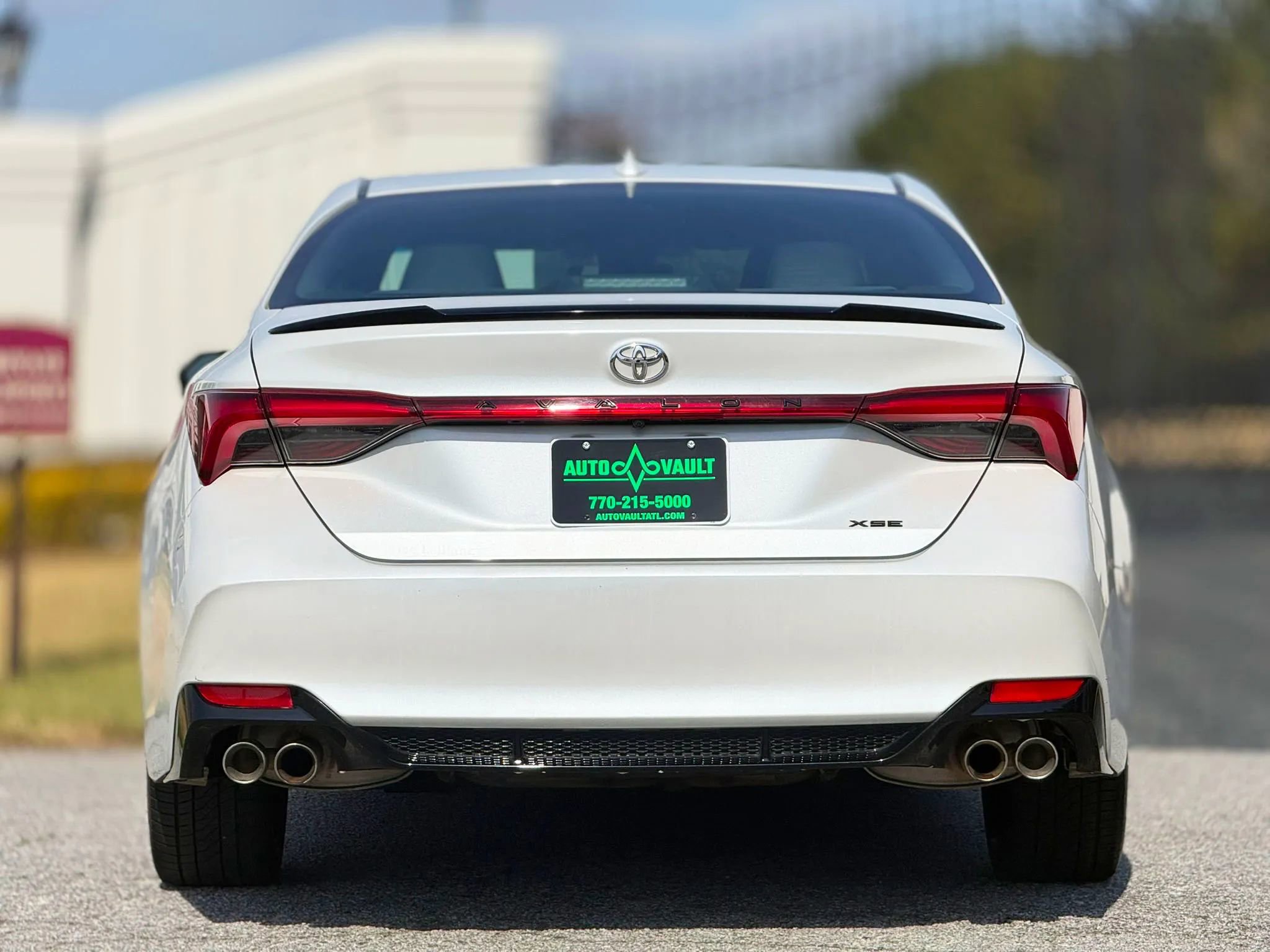 Used 2019 Toyota Avalon XSE image 10