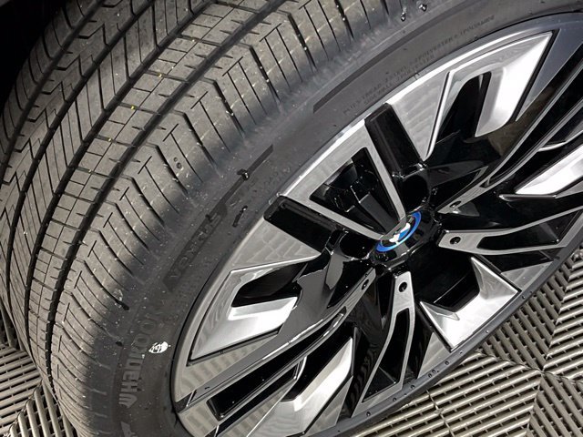 Used 2025 BMW i5 xDrive40 w/ Premium Package AWD/4WD image 54