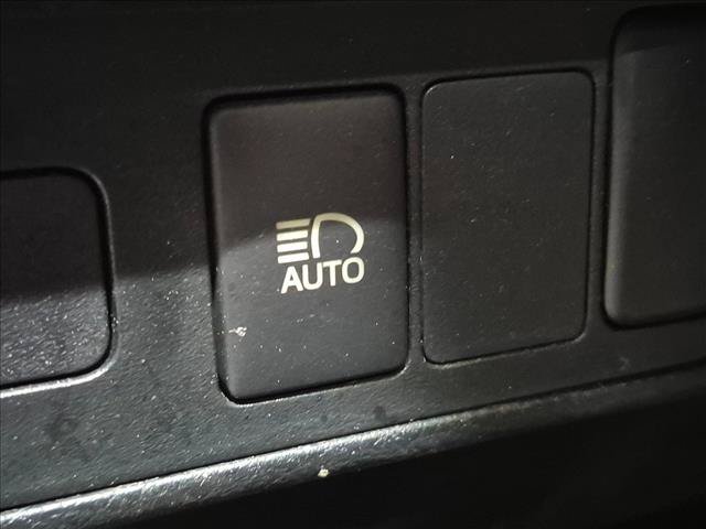 Used 2020 Toyota Tacoma SR RWD image 13