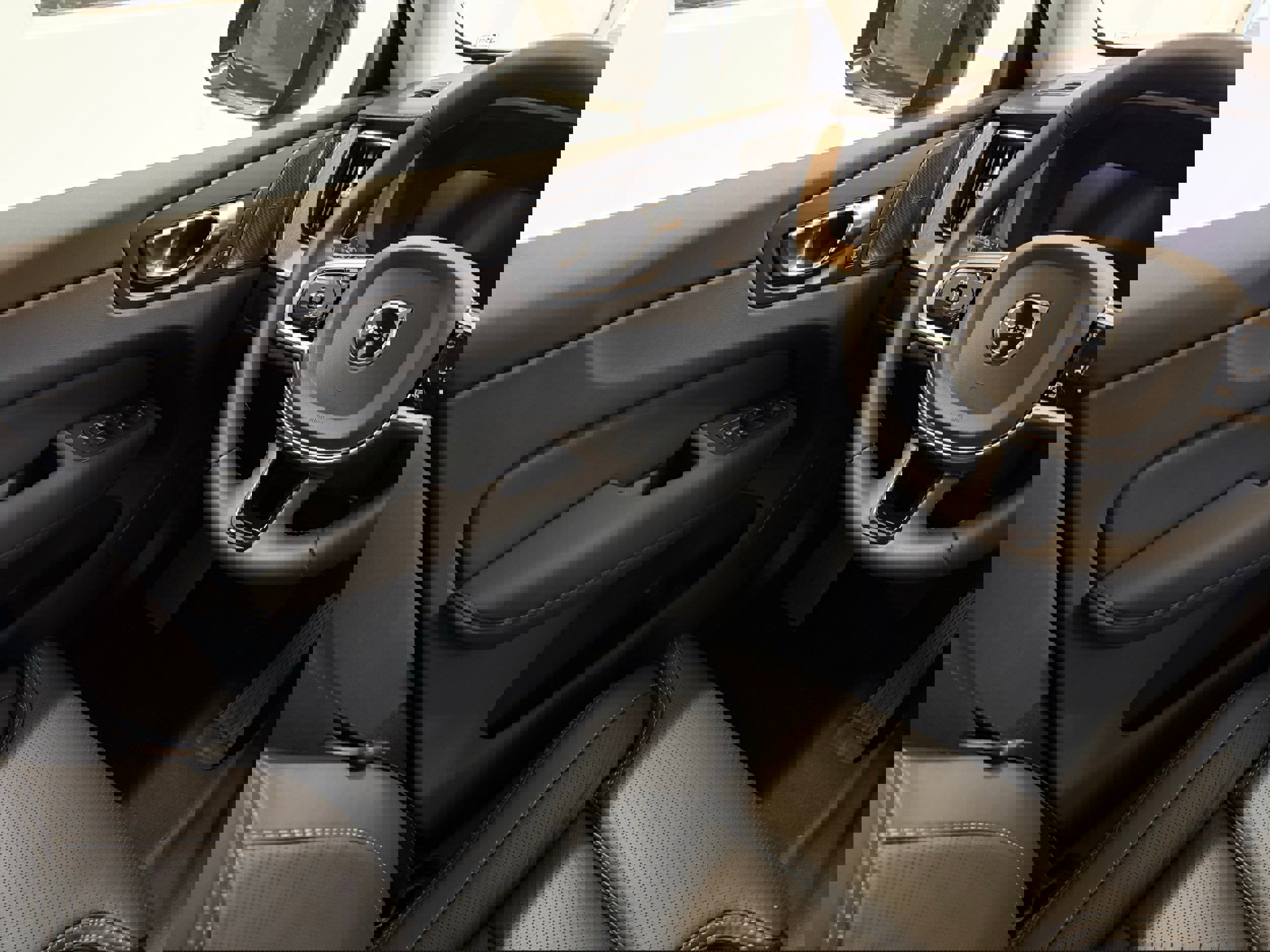 New 2026 Volvo XC60 T8 Ultra w/ Protection Package Premier image 22