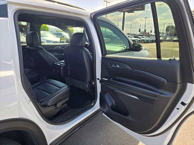 Used 2025 Chevrolet Traverse LT AWD/4WD image 14