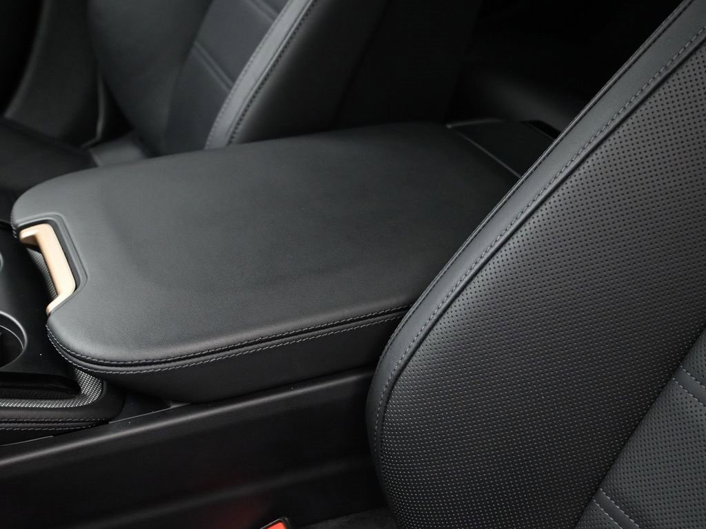 Used 2025 Porsche Panamera 4 image 21