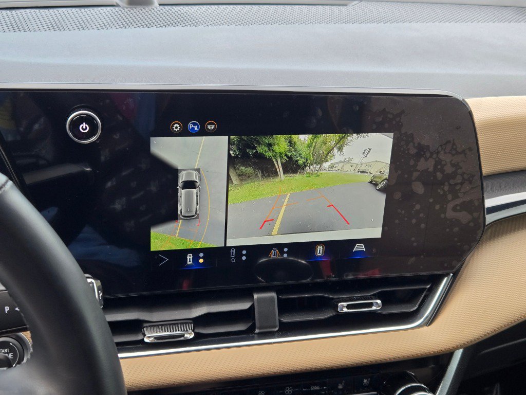 Certified 2025 Chevrolet Equinox ACTIV w/ Safety and Technology Package AWD/4WD image 28