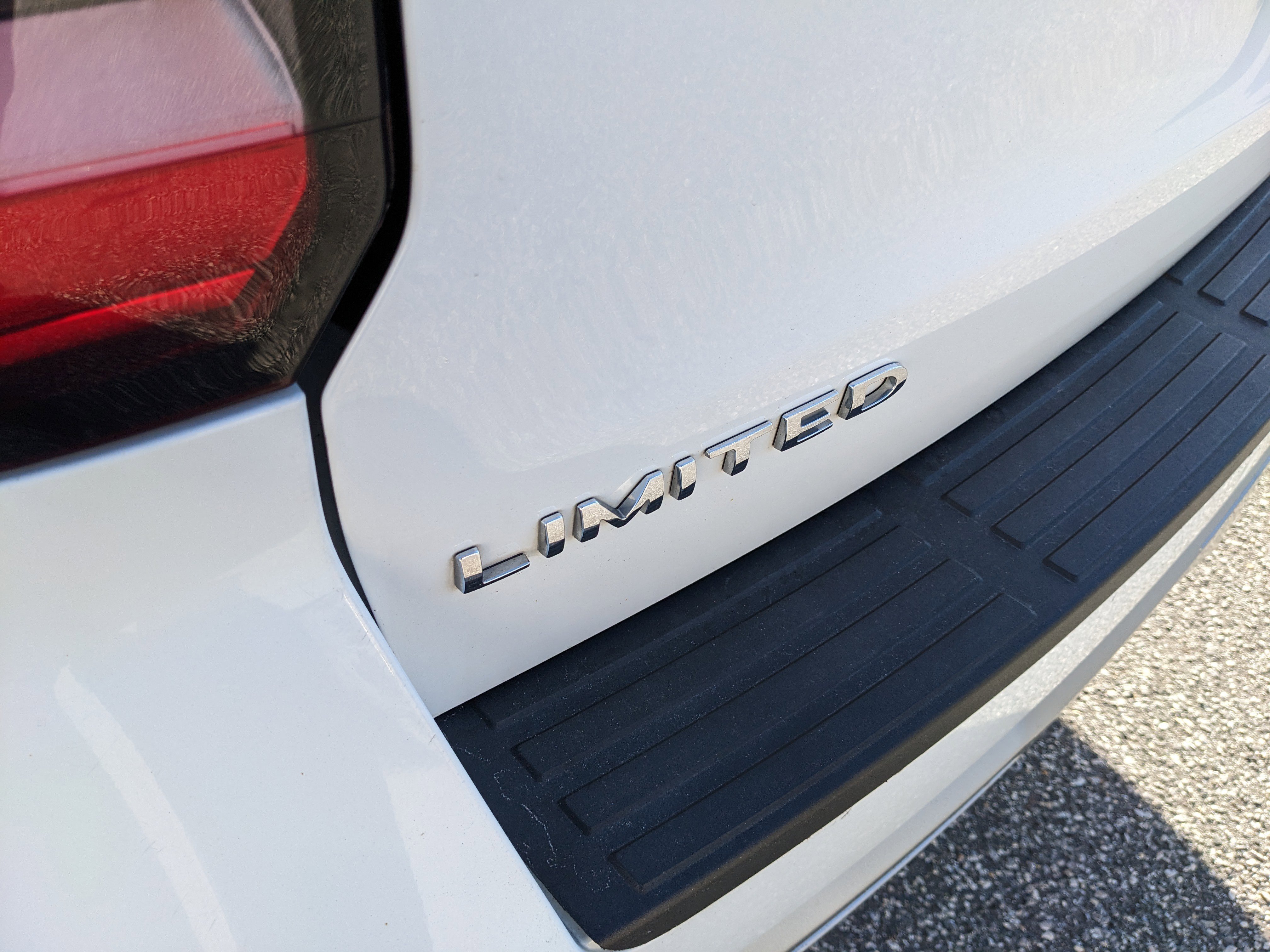 Used 2024 Ford Expedition Limited image 22