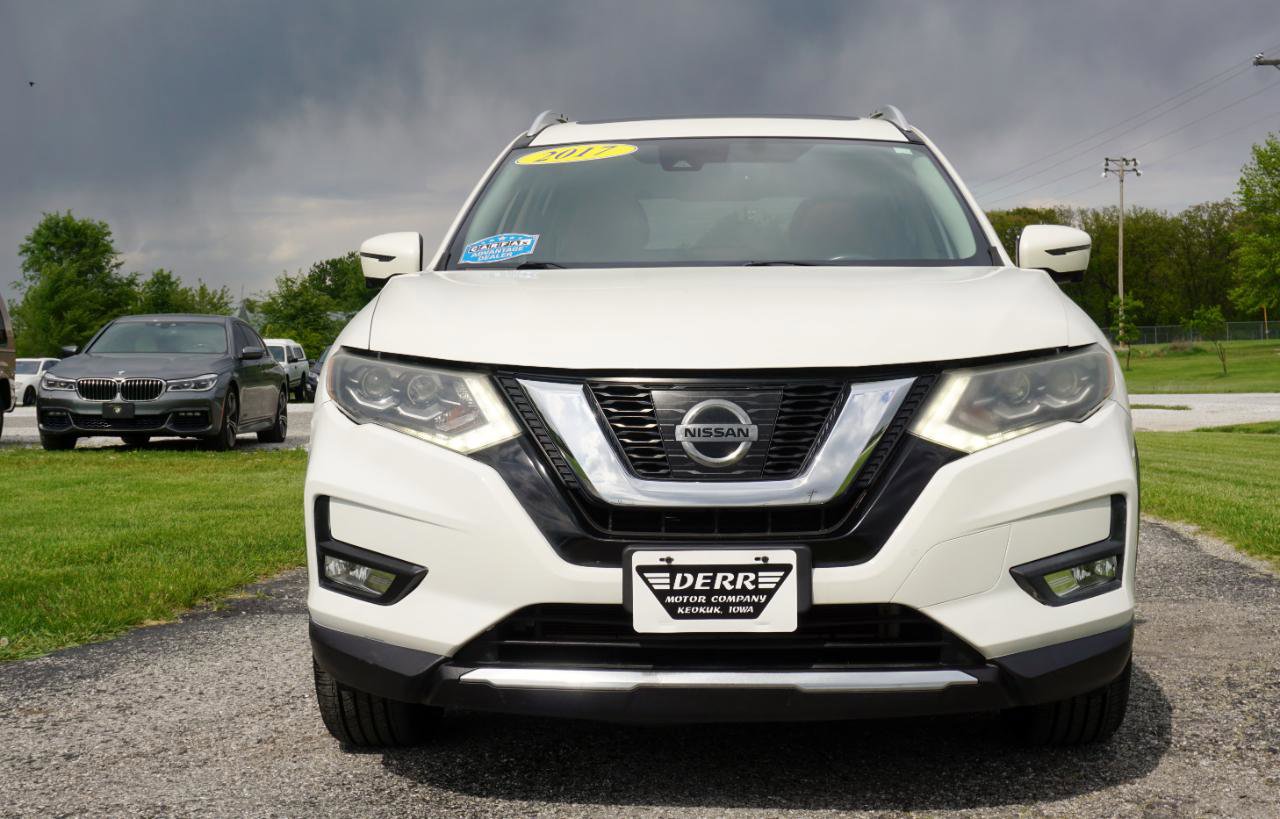 Used 2017 Nissan Rogue SL w/ SL Premium Package AWD/4WD image 3