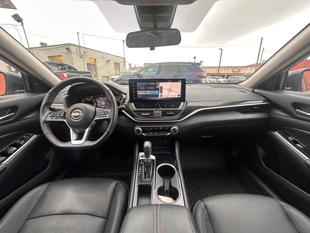 Certified 2024 Nissan Altima 2.5 SR w/ SR Premium Package FWD image 18