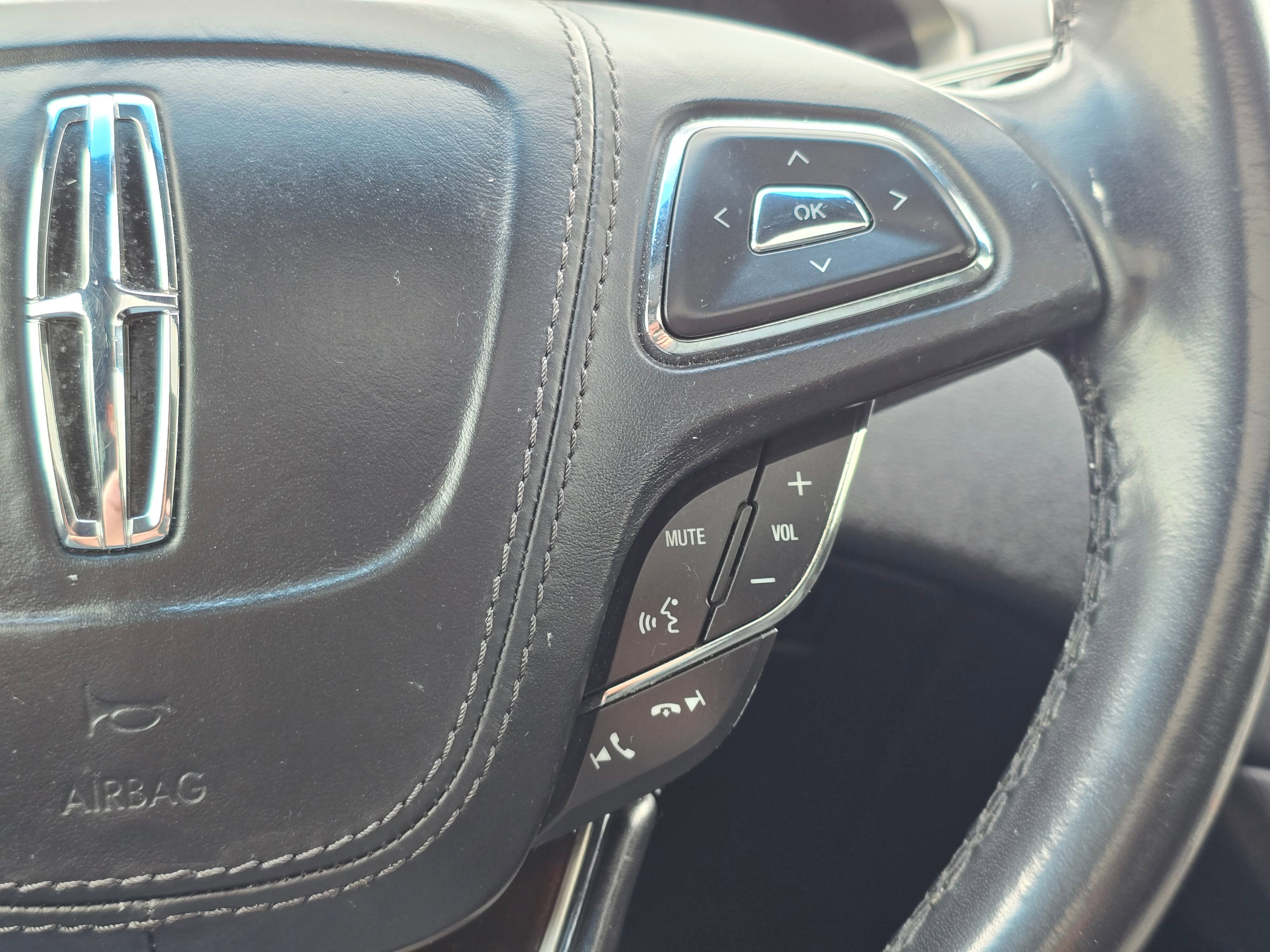 Used 2017 Lincoln MKZ Reserve FWD image 31