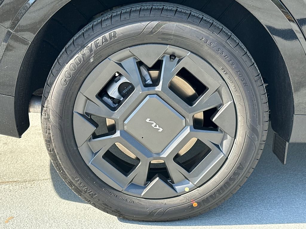 New 2026 Kia Carnival EX FWD image 9