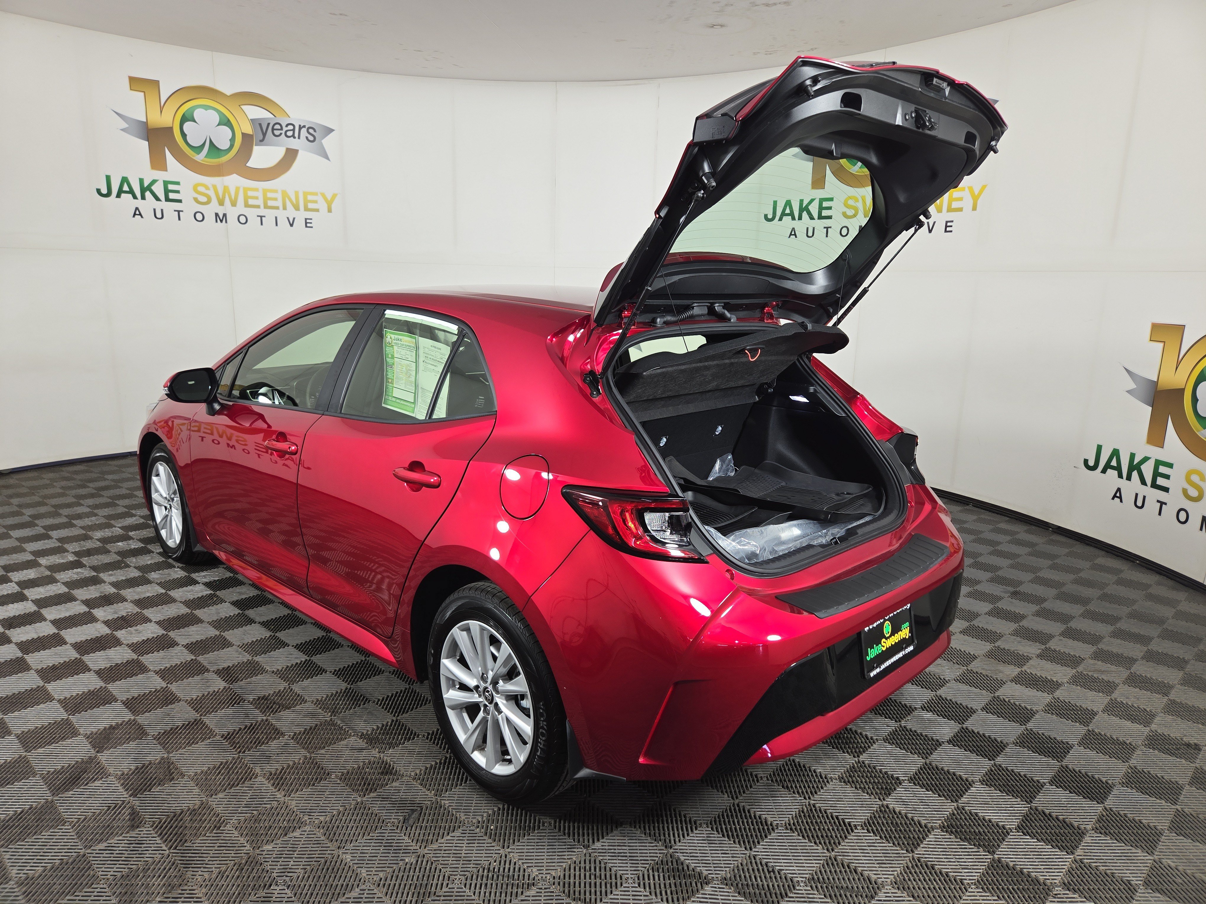 Used 2025 Toyota Corolla SE w/ SE Package FWD image 29