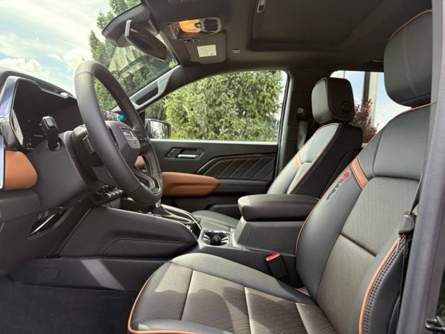 New 2026 GMC Canyon AT4 w/ Technology Plus Package AWD/4WD image 16