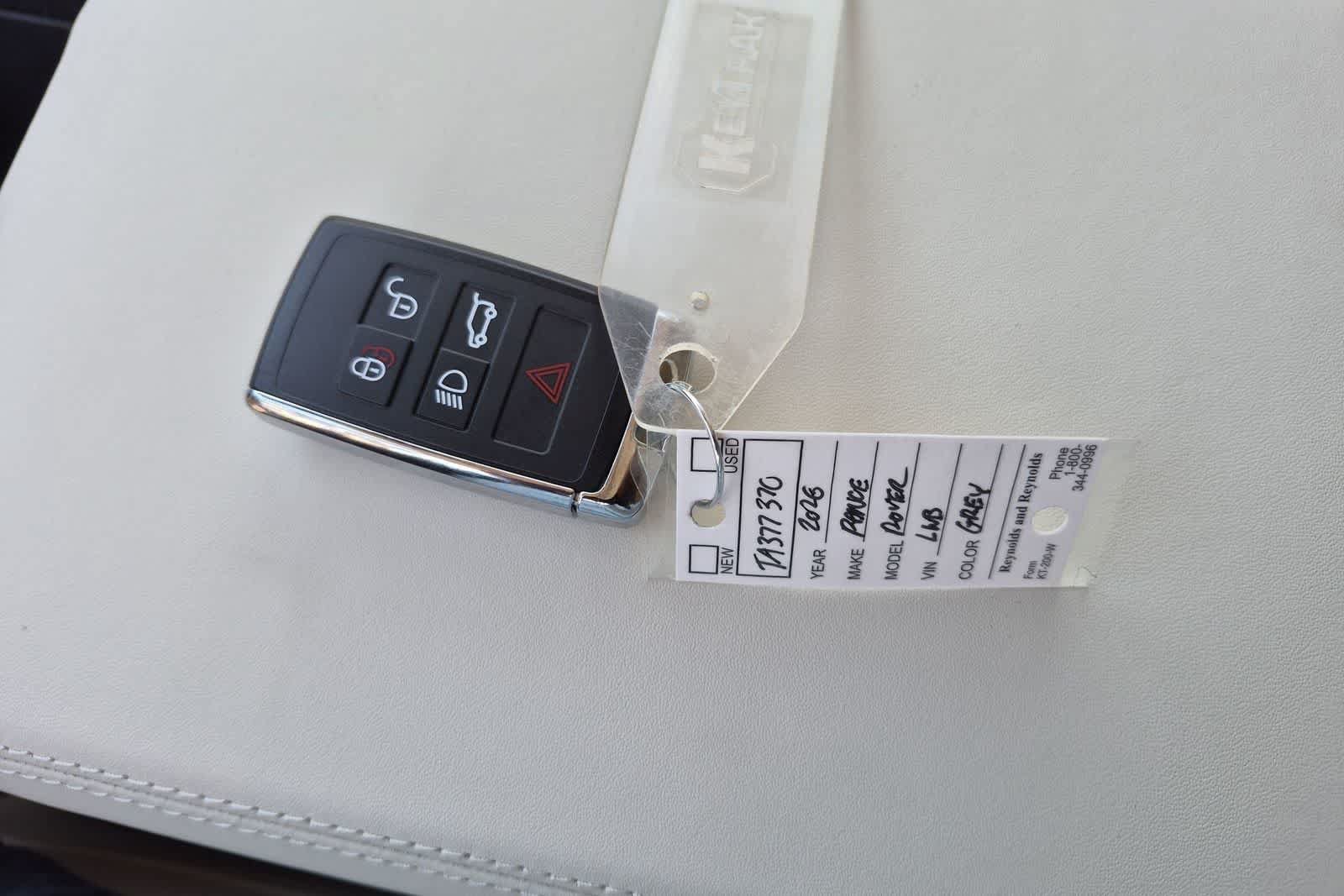 New 2026 Land Rover Range Rover Long Wheelbase SE AWD/4WD image 36