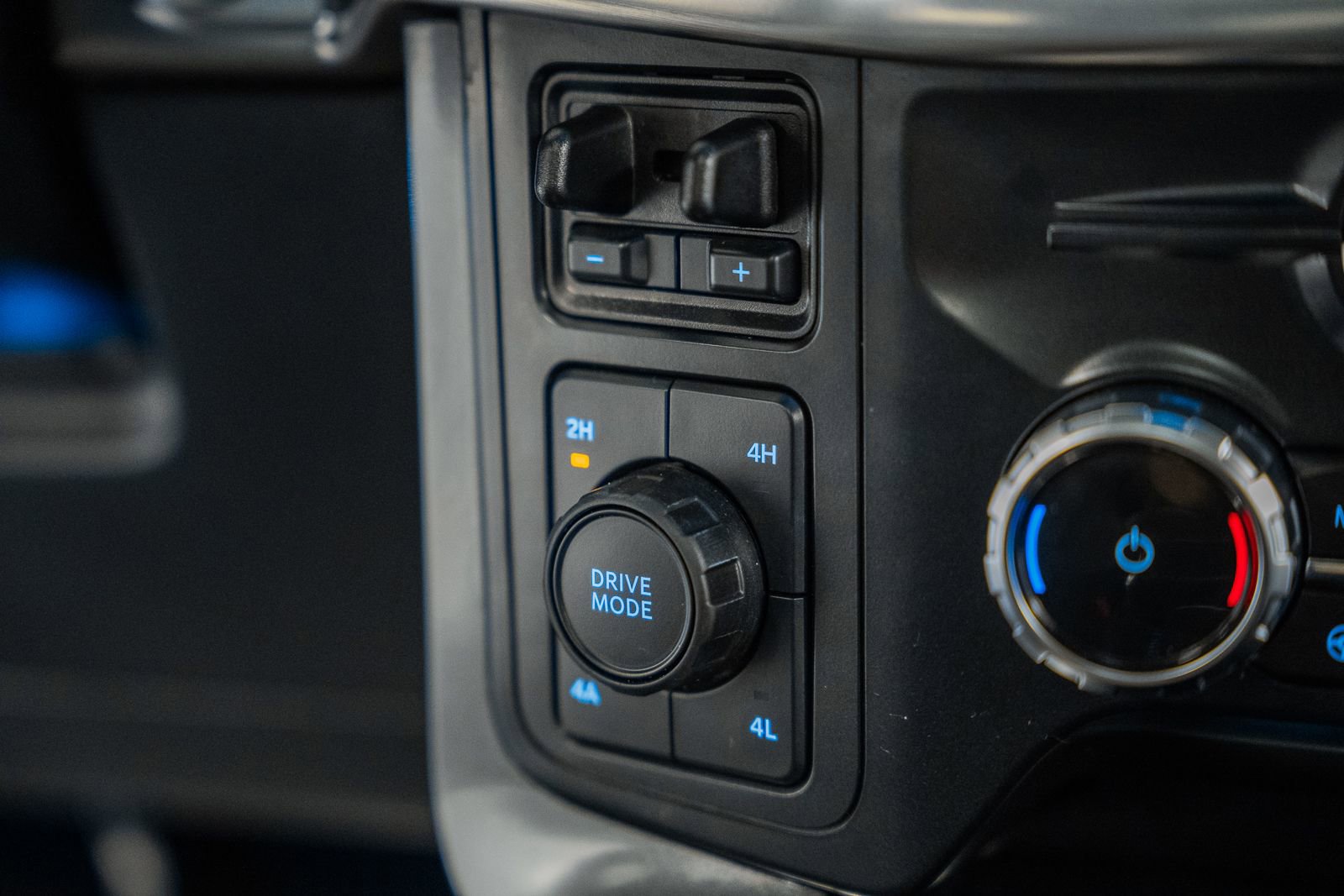 Certified 2023 Ford F150 Lariat w/ Equipment Group 502A High image 34