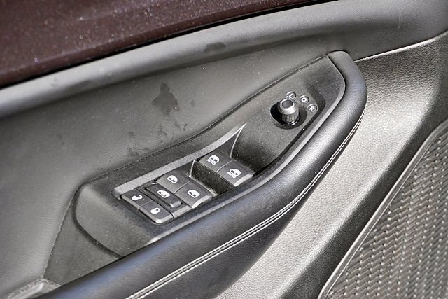 Used 2023 Jeep Grand Cherokee L Laredo RWD image 24