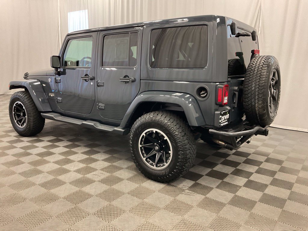 Used 2016 Jeep Wrangler Unlimited Sahara w/ Connectivity Group AWD/4WD image 8