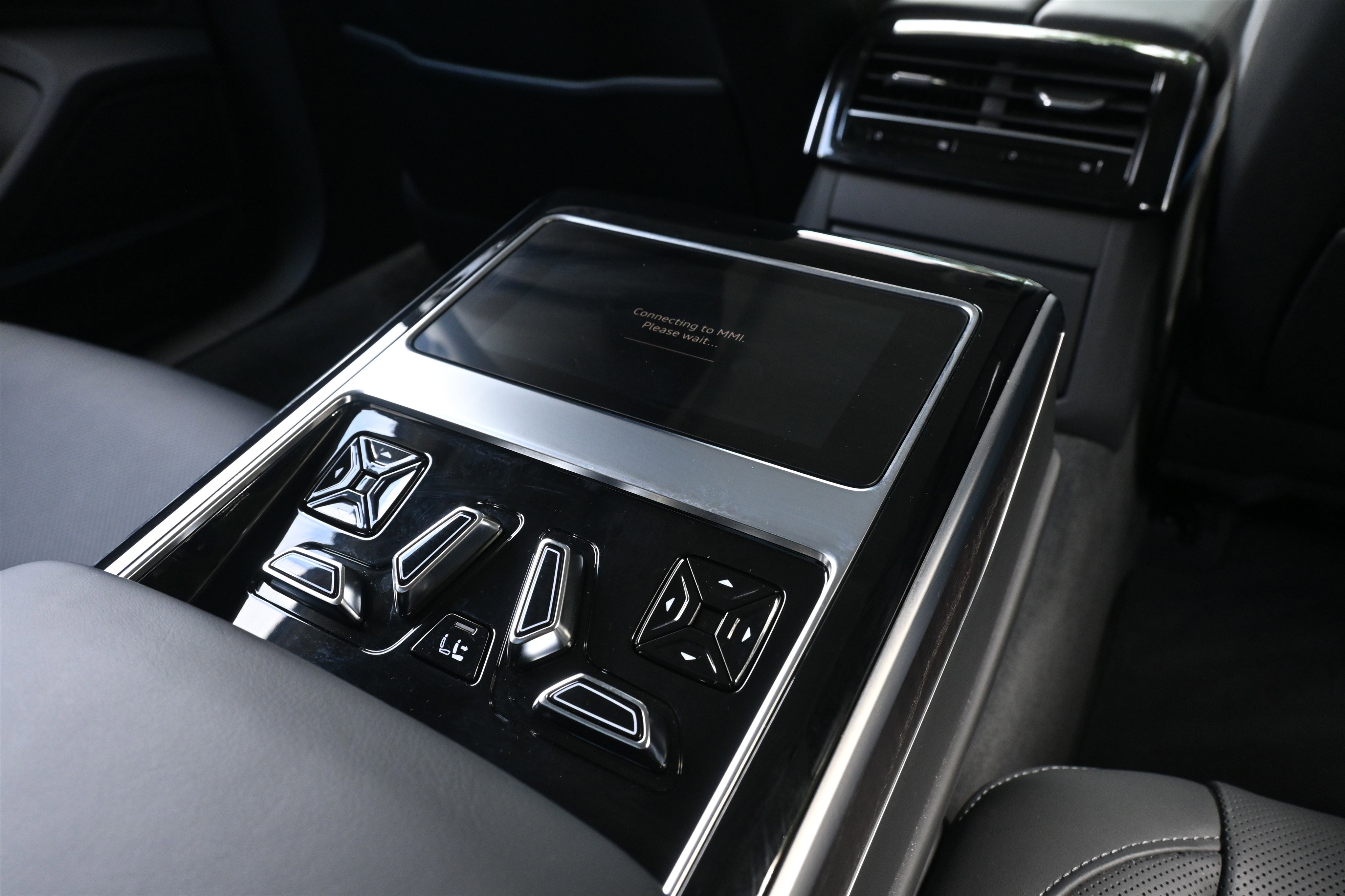 Used 2022 Audi A8 L 3.0T image 24