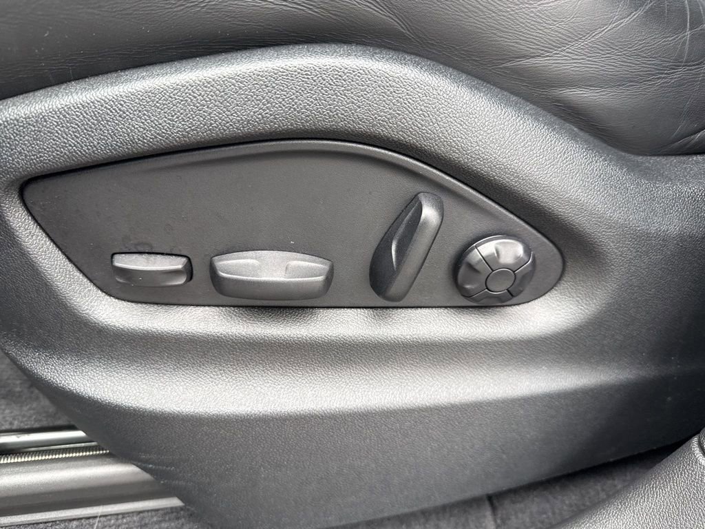 Used 2023 Porsche Cayenne GTS image 37