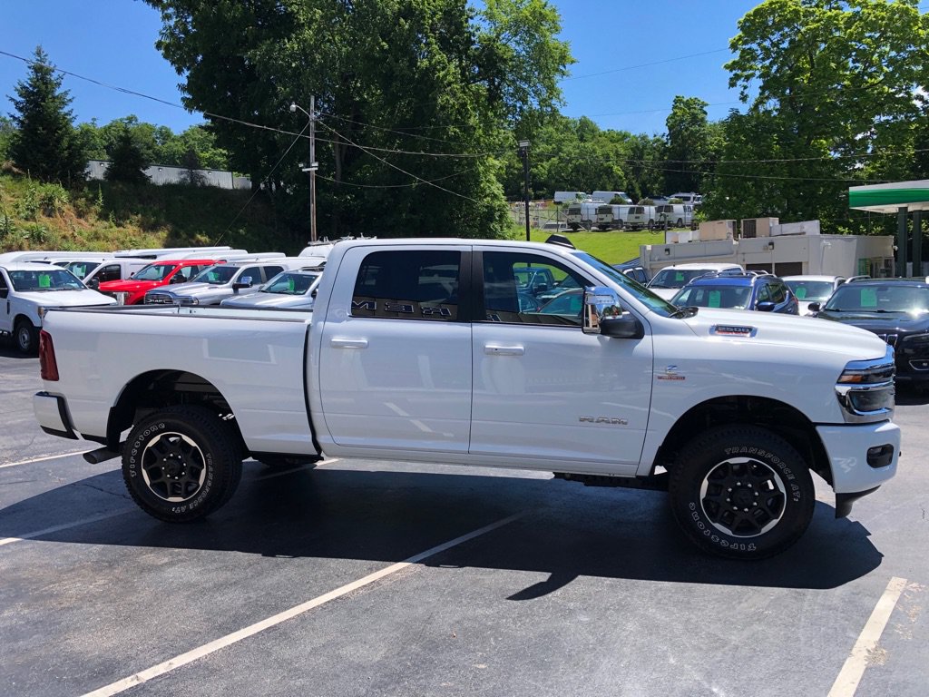 Used 2026 RAM 2500 Laramie AWD/4WD image 7
