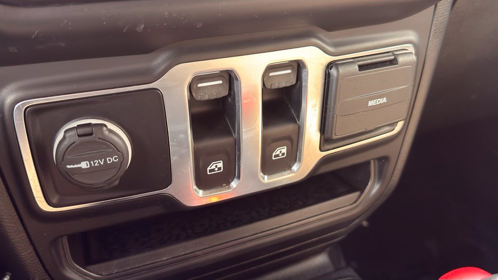 Used 2021 Jeep Wrangler Sport AWD/4WD image 30