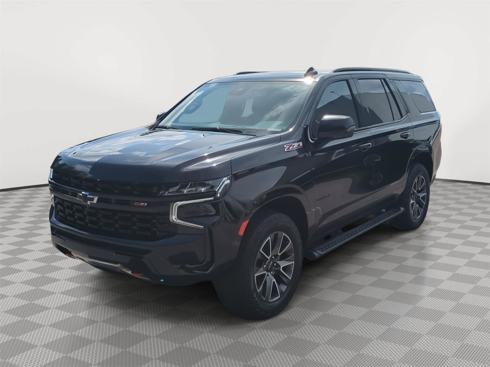 Used 2024 Chevrolet Tahoe Z71 w/ Luxury Package AWD/4WD image 1