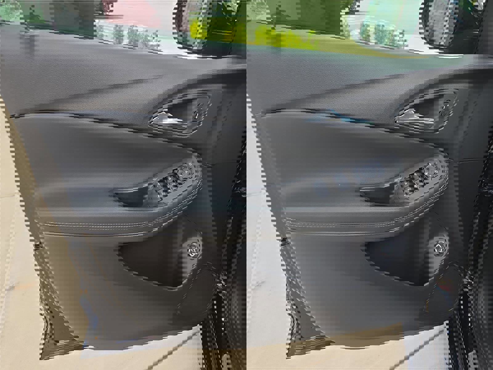 Used 2023 Buick Encore GX Select w/ Sport Touring Package image 11