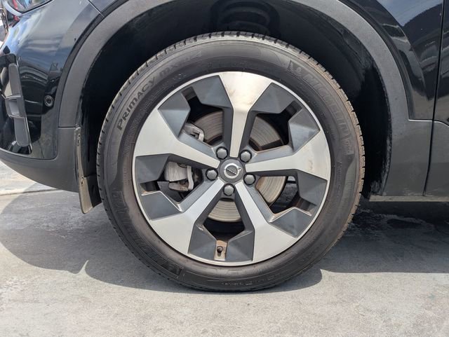 Certified 2025 Volvo XC40 B5 Plus AWD/4WD image 10