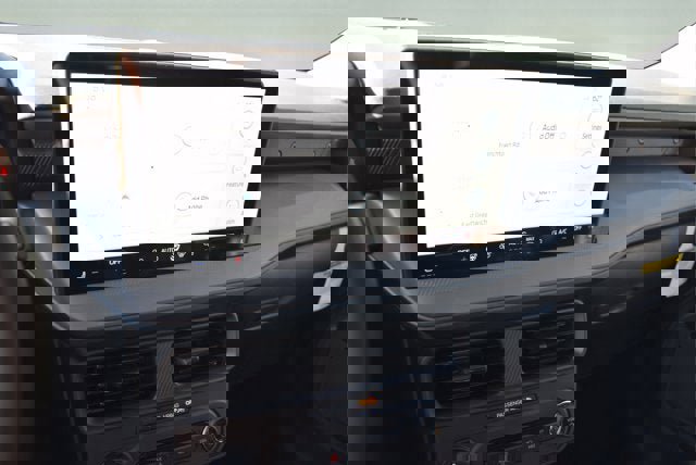 New 2025 Ford Maverick Lariat w/ Black Appearance Package image 9