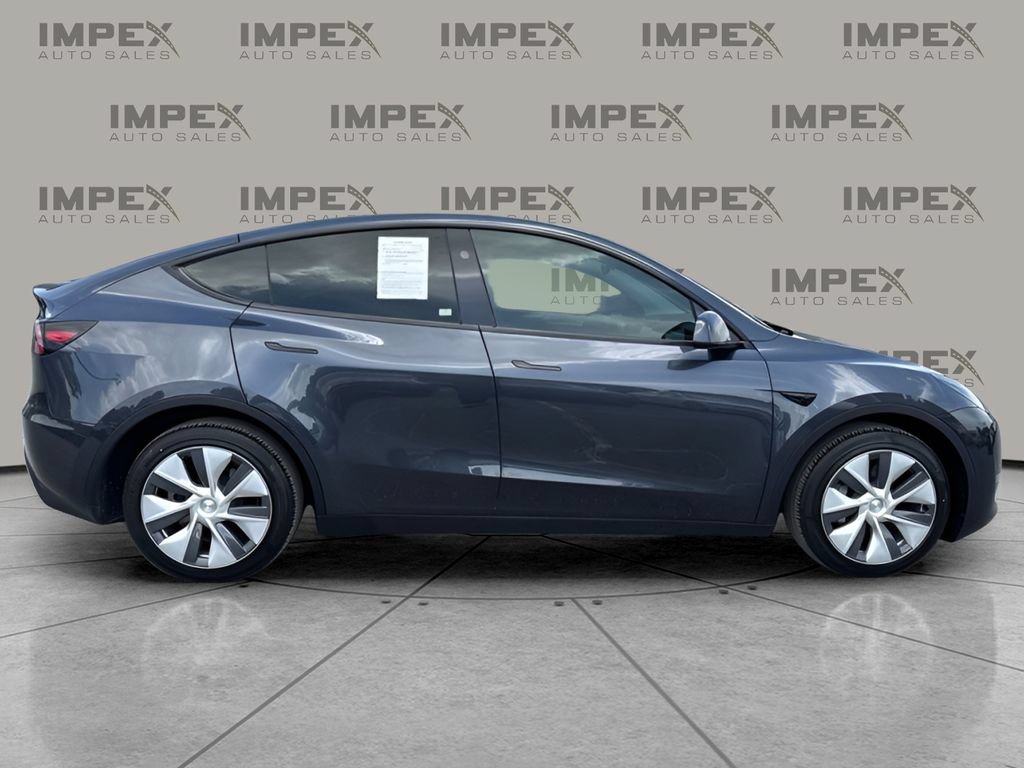 Used 2024 Tesla Model Y Long Range AWD/4WD image 6
