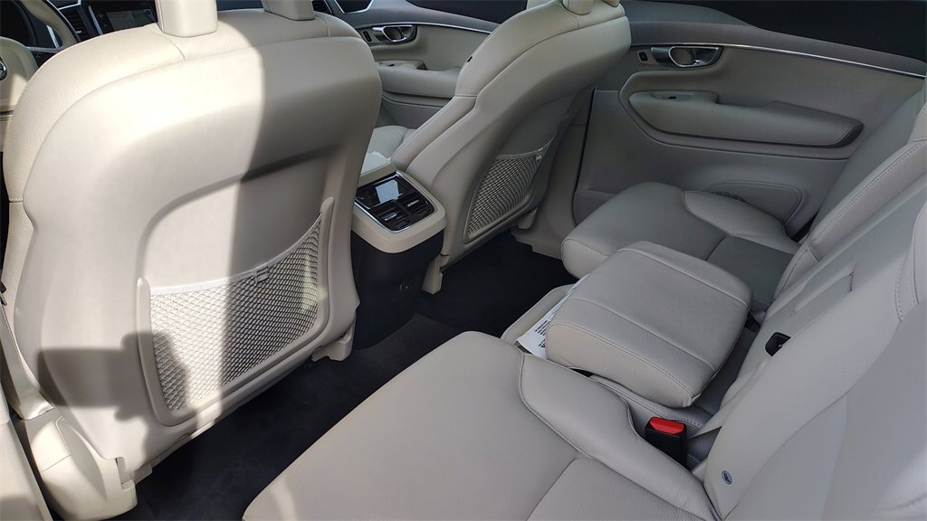 Used 2022 Volvo XC90 T5 Momentum w/ Climate Package image 28
