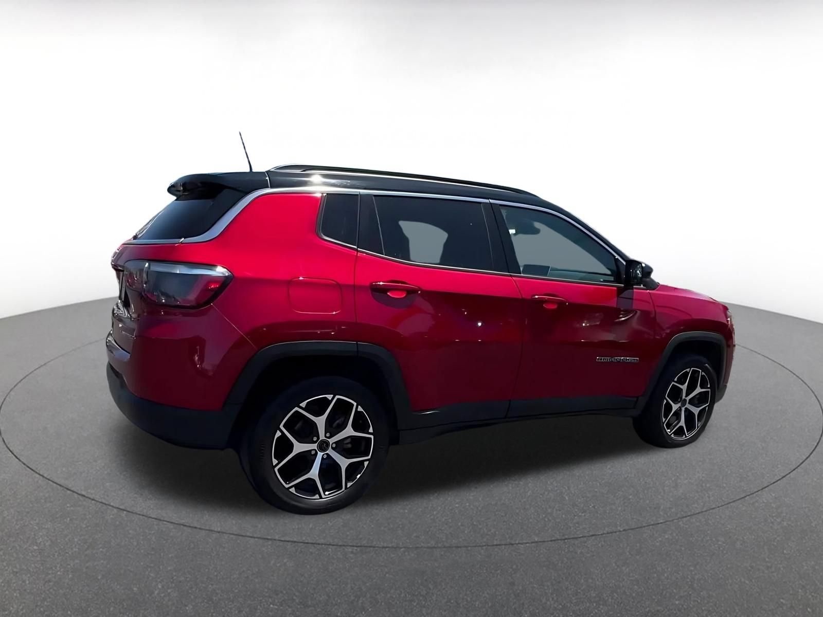 Used 2025 Jeep Compass Limited AWD/4WD image 14