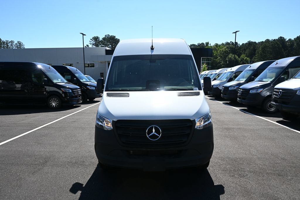 Used 2025 Mercedes-Benz Sprinter 2500 image 30