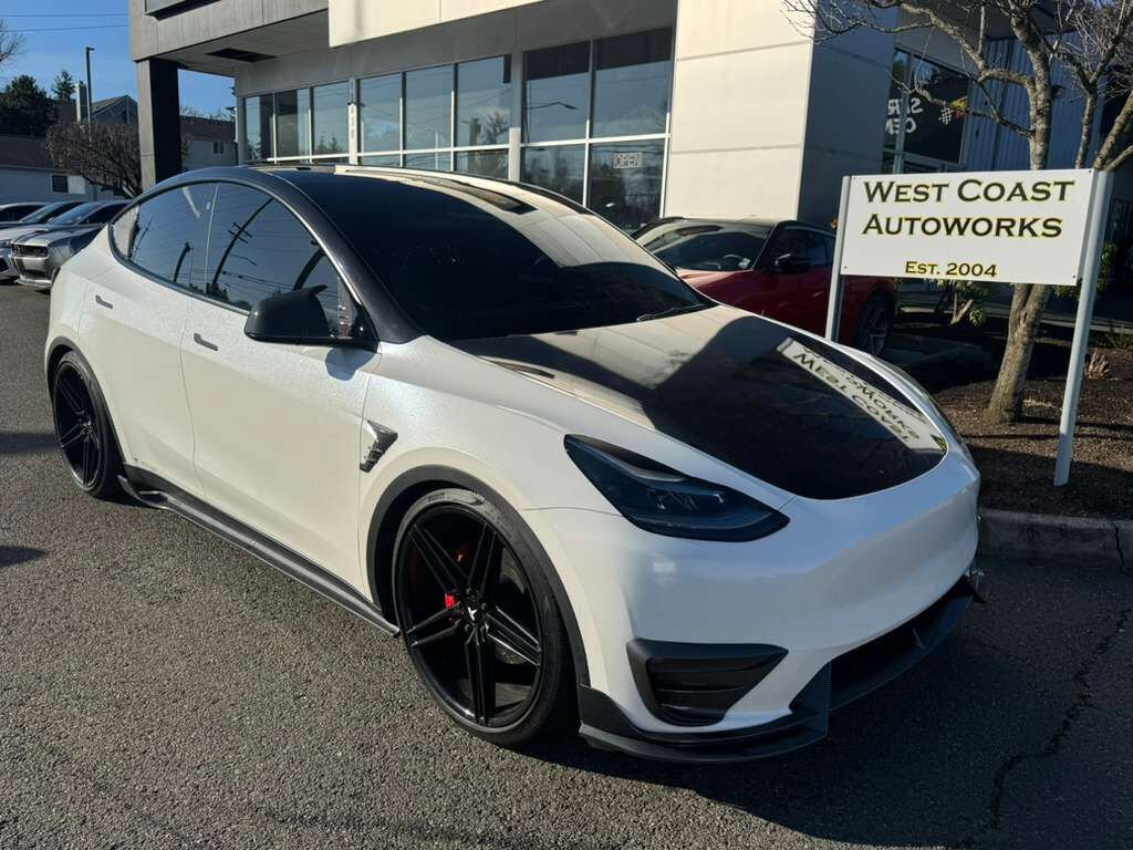 Used 2021 Tesla Model Y Performance image 2