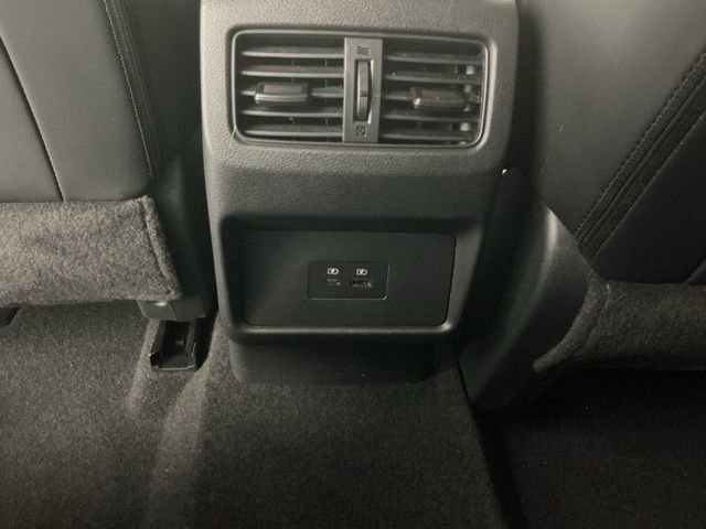 Used 2023 Nissan Rogue SV w/ SV Premium B Package image 33