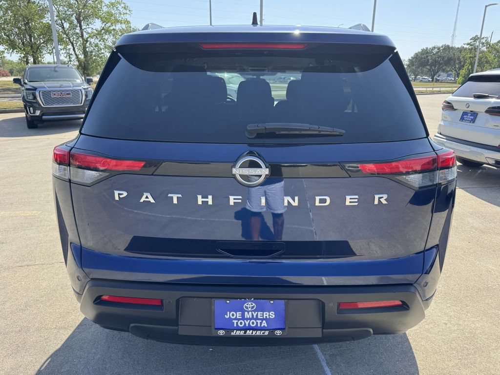 Used 2025 Nissan Pathfinder SV FWD image 6