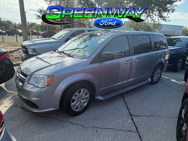 Used 2018 Dodge Grand Caravan SE w/ UConnect Hands-Free Group