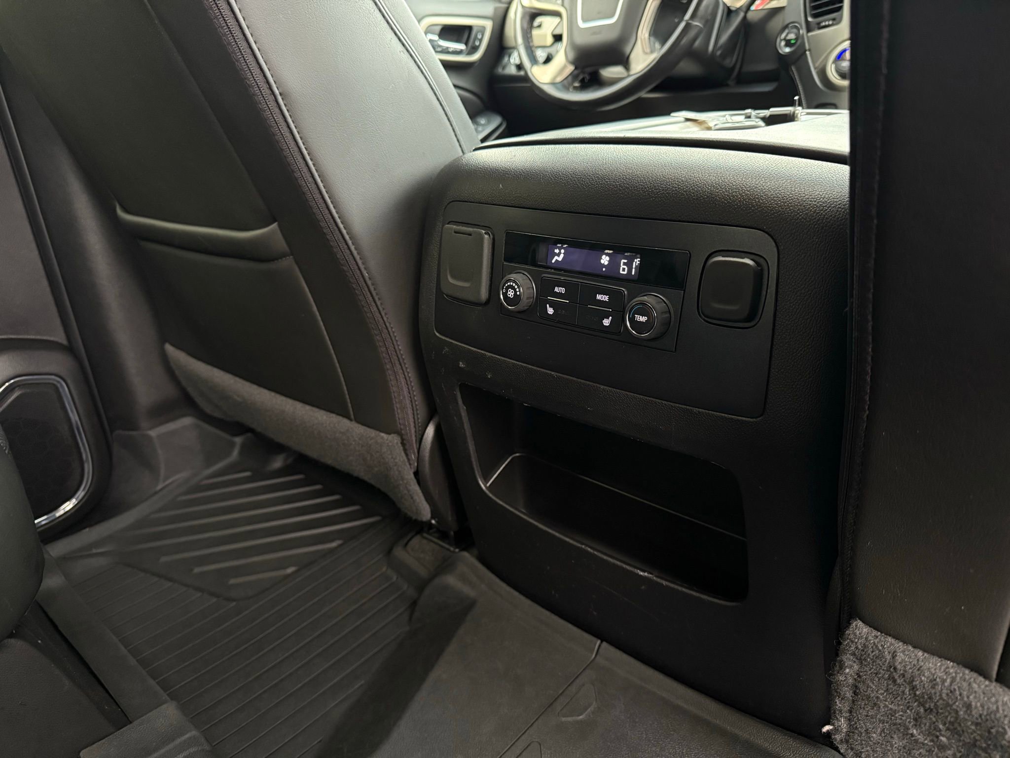 Used 2018 GMC Yukon Denali image 31