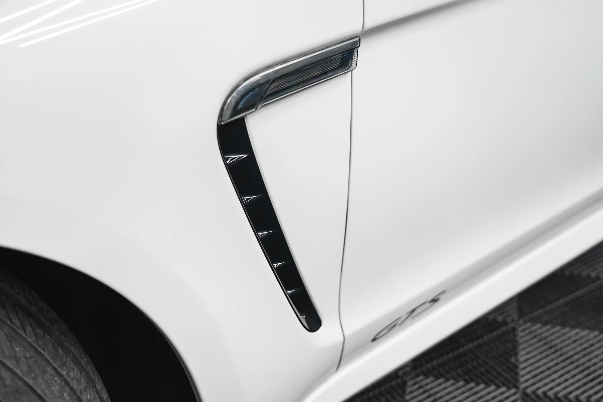 Used 2015 Porsche Panamera GTS w/ Premium Package Plus image 9