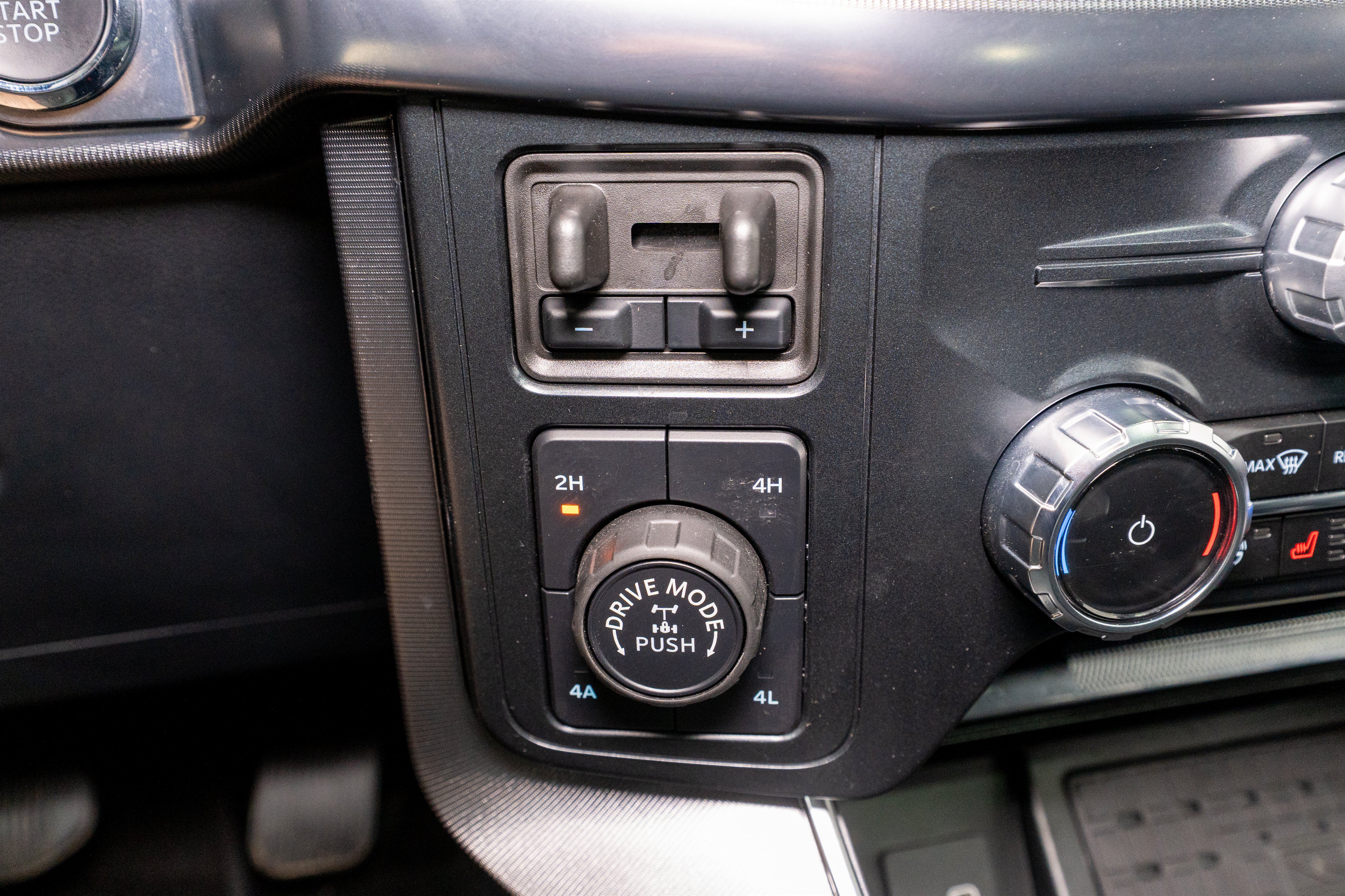 Used 2025 Ford F150 Platinum AWD/4WD image 32