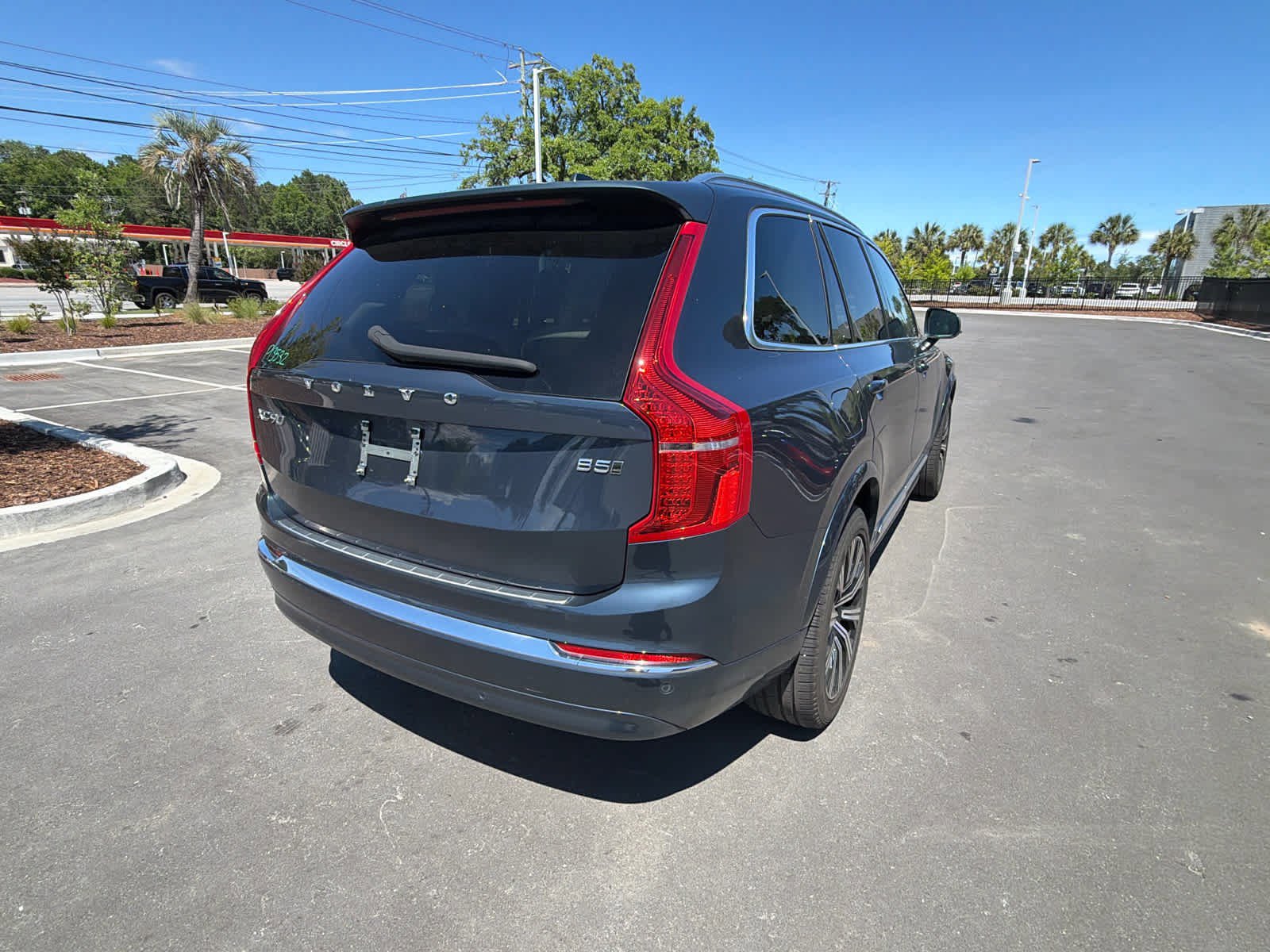 Used 2025 Volvo XC90 B5 Core w/ Protection Package Premier AWD/4WD image 13