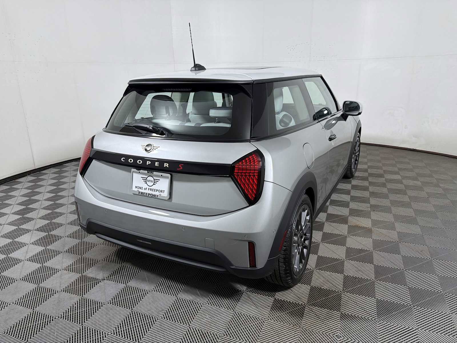 Certified 2025 MINI Cooper S image 6