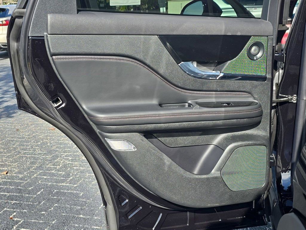 New 2025 Lincoln Corsair Reserve w/ Equipment Group 202A image 13