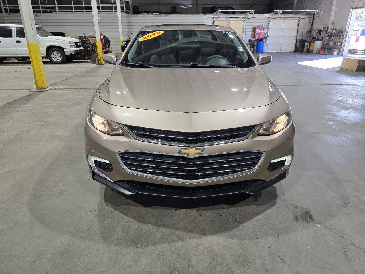 Used 2018 Chevrolet Malibu Premier w/ Premier Sun and Wheel Package FWD image 19