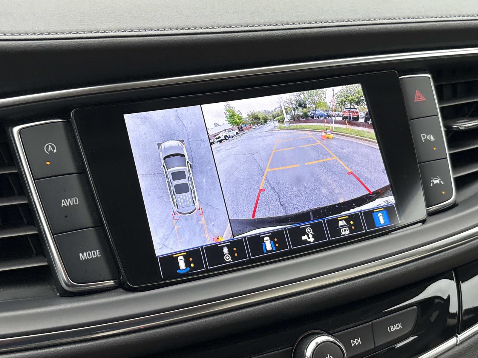 Certified 2023 Buick Enclave Avenir w/ Avenir Technology Package image 21