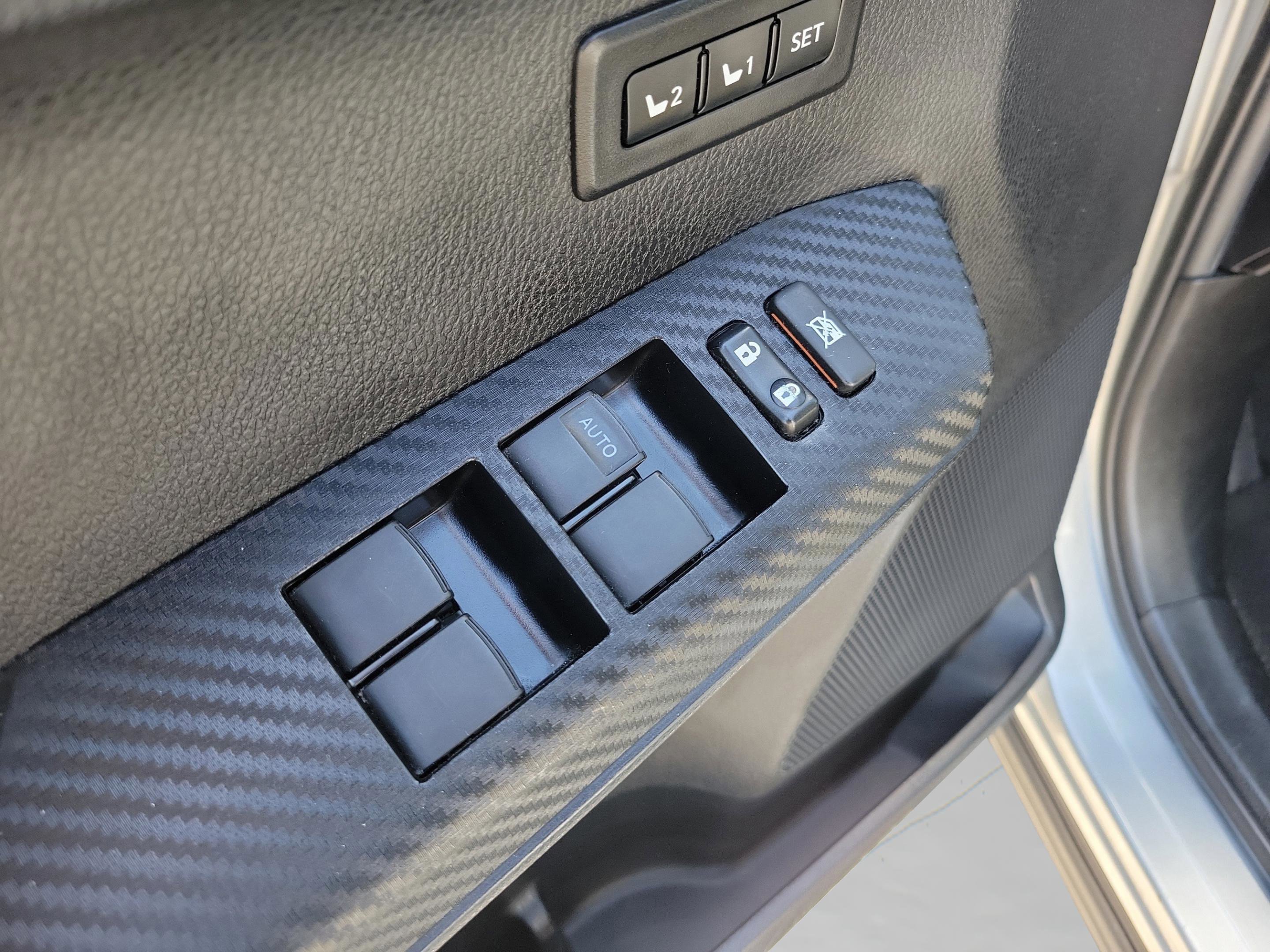 Used 2015 Toyota RAV4 Limited w/ Technology Package image 23