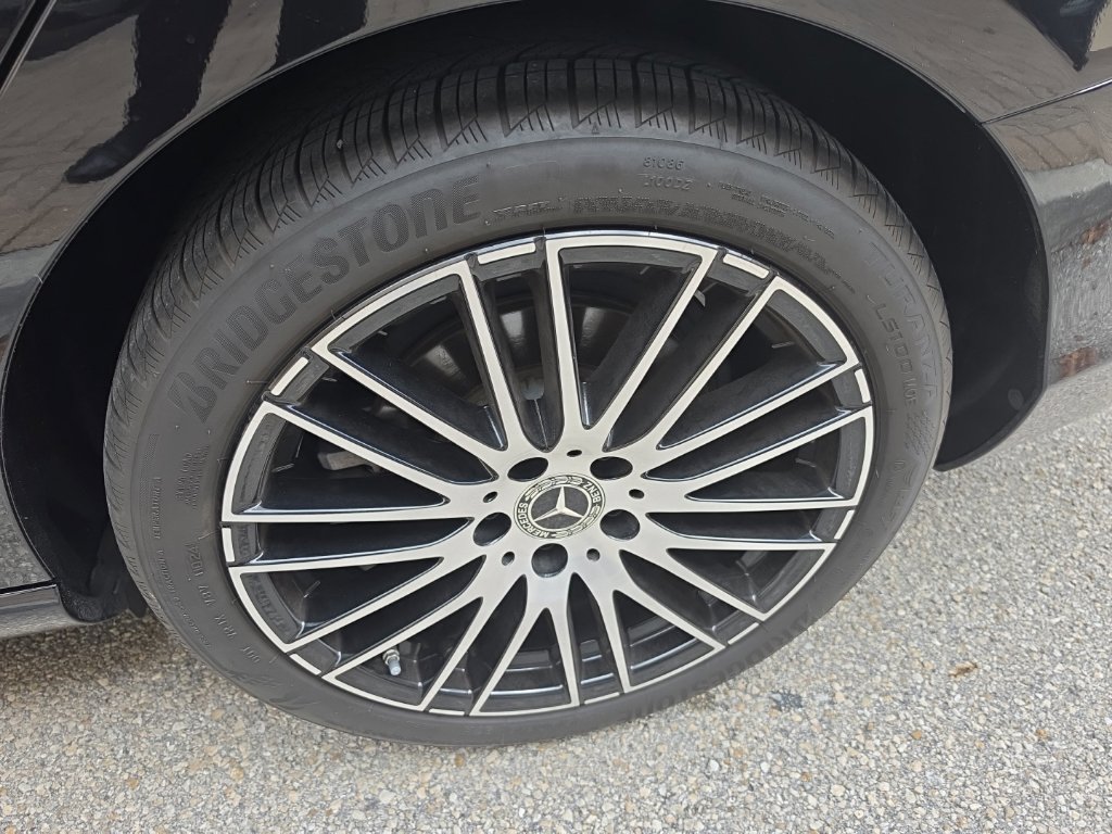 Used 2025 Mercedes-Benz C 300 Sedan image 6
