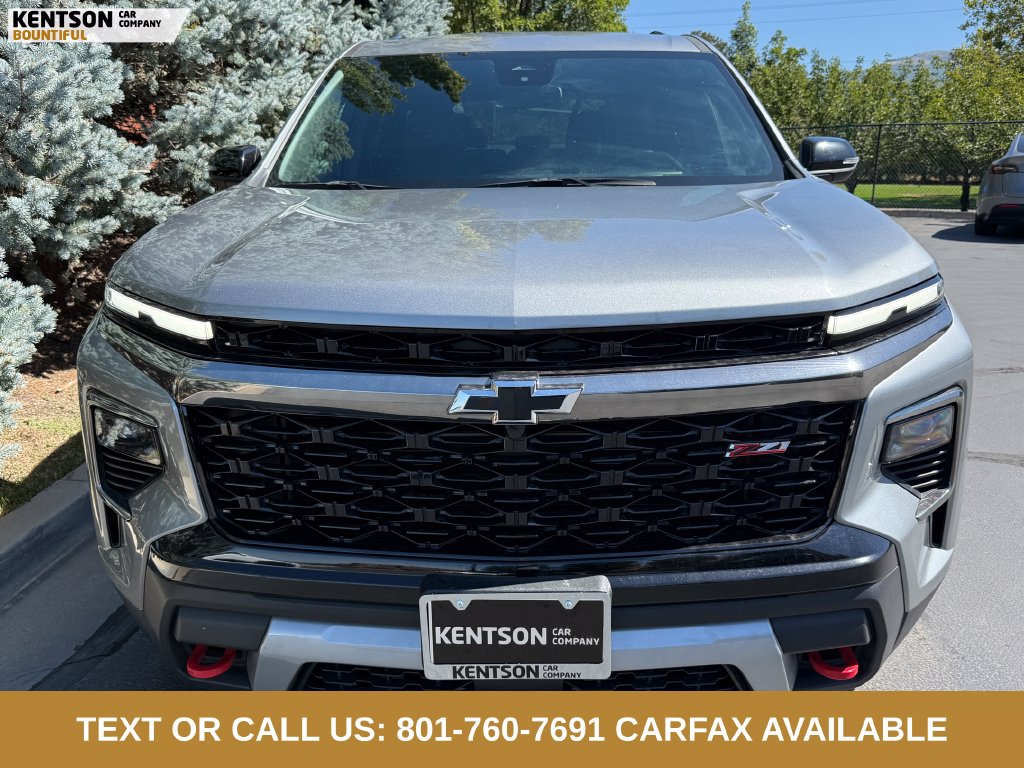 Used 2025 Chevrolet Traverse Z71 AWD/4WD image 2